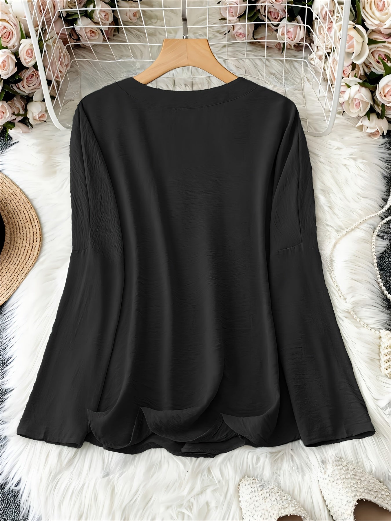Bria - Blusa a V in tessuto leggero